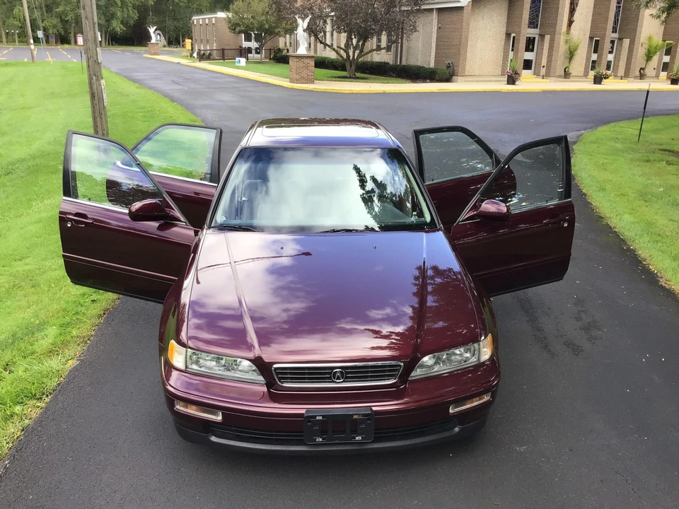 1995 Acura Legend 2nd Gen - Image 22 of 31
