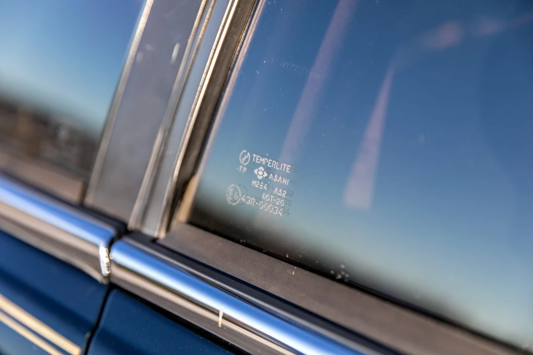 1995 Acura Legend 2nd Gen - Image 25 of 31