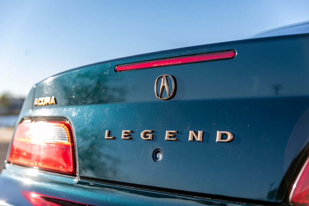 1995 Acura Legend 2nd Gen - Image 29 of 31