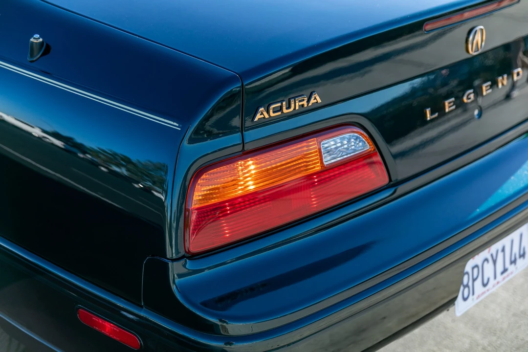1995 Acura Legend 2nd Gen - Image 27 of 31