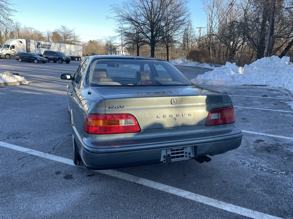 1995 Acura Legend 2nd Gen - Image 27 of 31