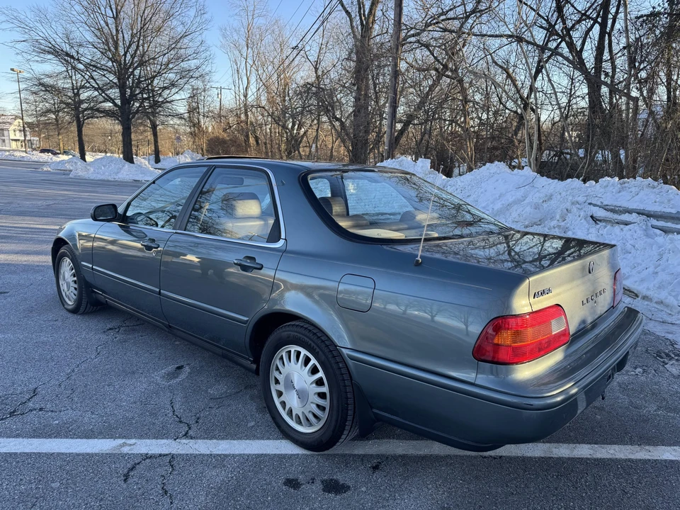 1995 Acura Legend 2nd Gen - Image 19 of 31