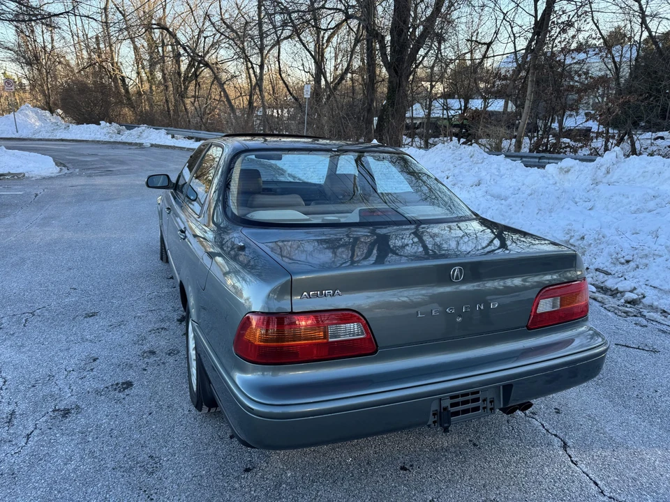 1995 Acura Legend 2nd Gen - Image 26 of 31