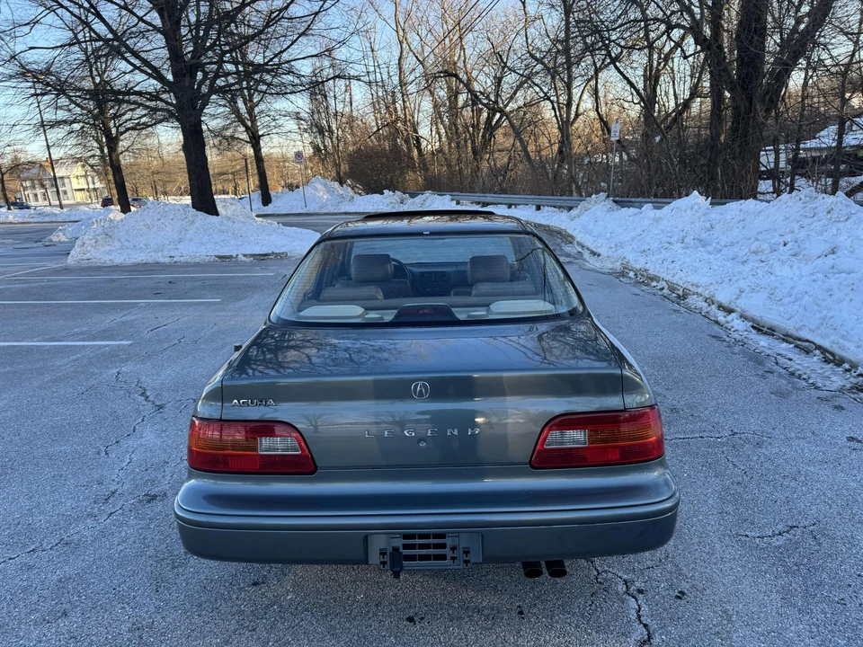 1995 Acura Legend 2nd Gen - Image 28 of 31