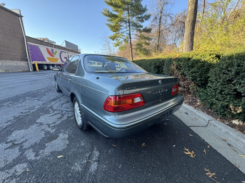 1995 Acura Legend 2nd Gen - Image 24 of 31