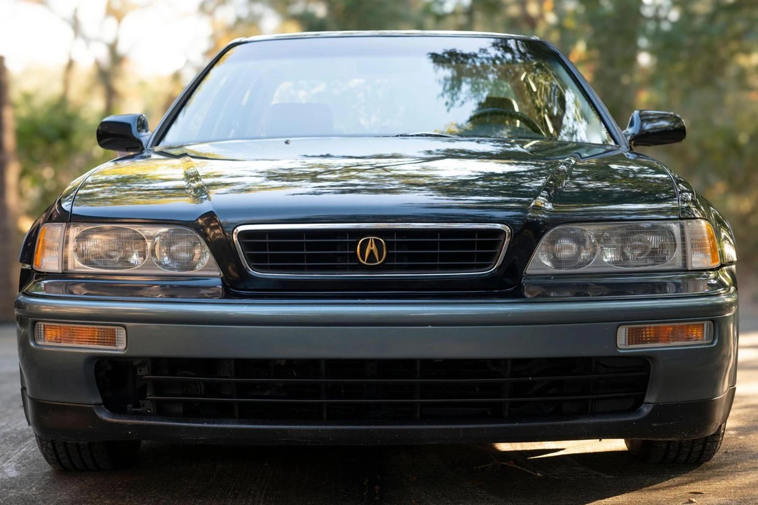 1995 Acura Legend 2nd Gen - Image 2 of 31