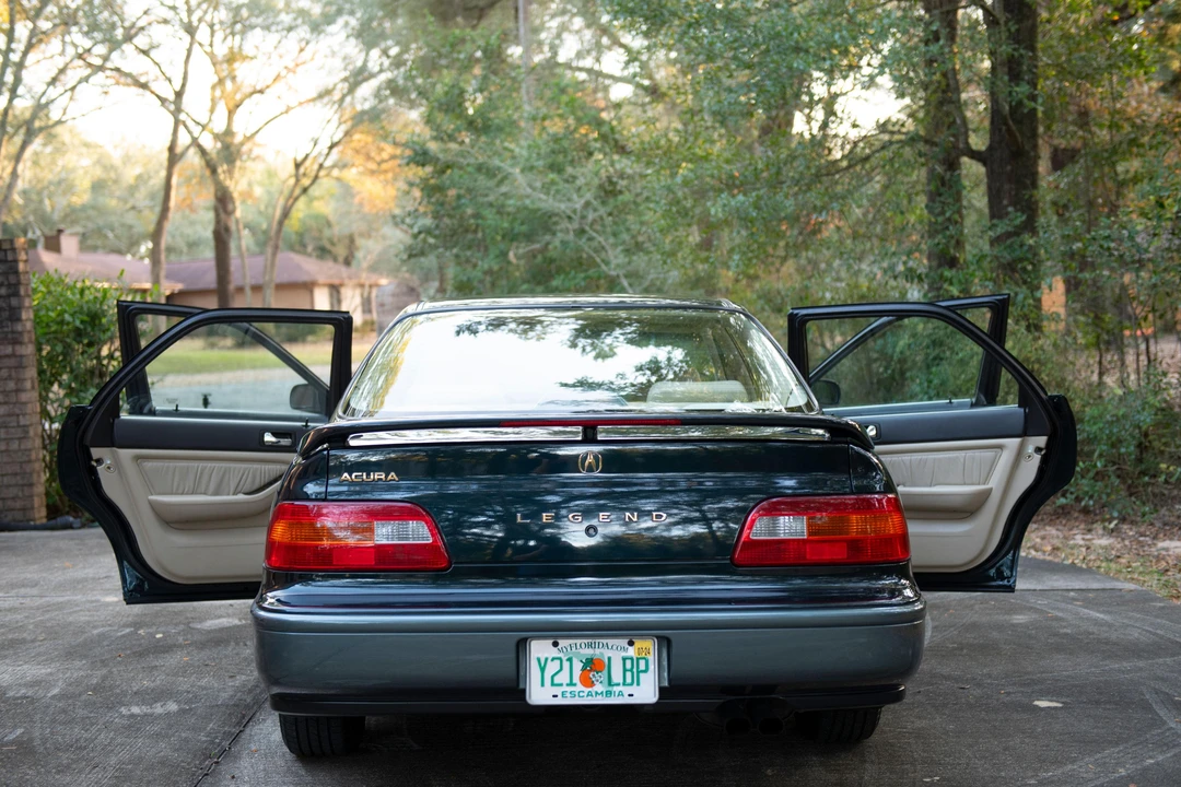 1995 Acura Legend 2nd Gen - Image 29 of 31