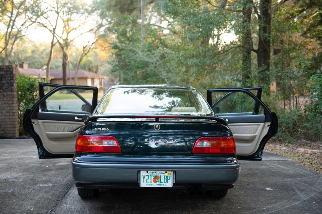 1995 Acura Legend 2nd Gen - Image 28 of 31