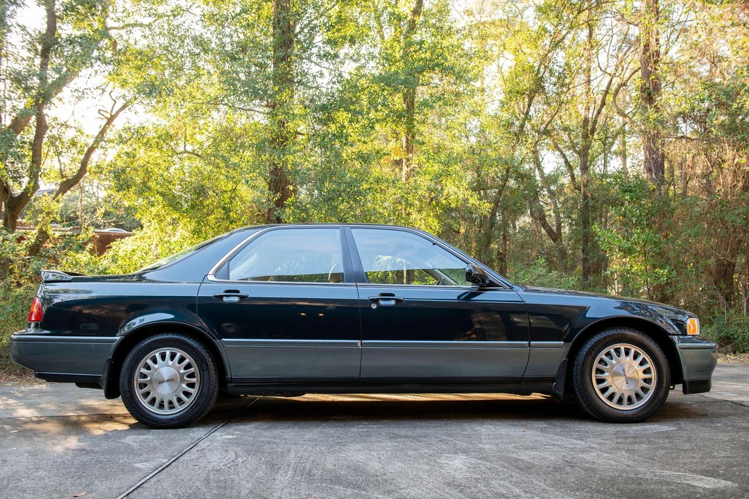 1995 Acura Legend 2nd Gen - Image 21 of 31
