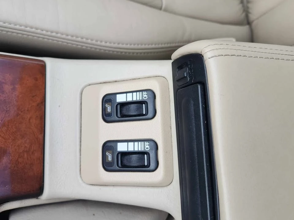 1995 Acura Legend 2nd Gen - Image 15 of 19