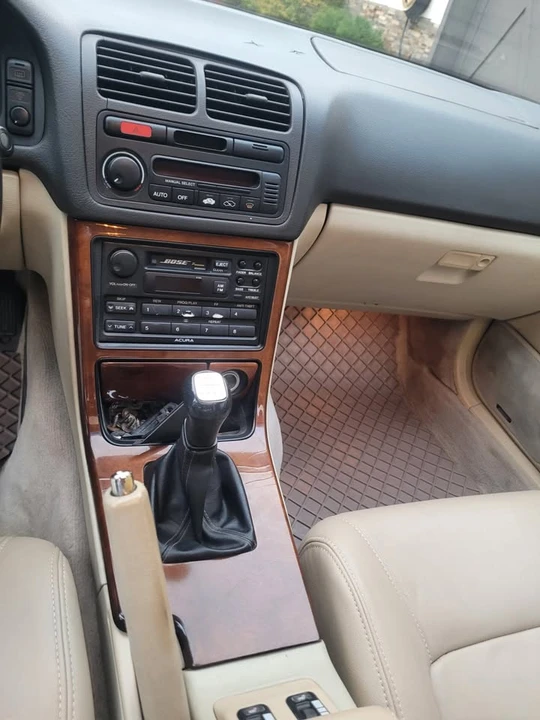 1995 Acura Legend 2nd Gen - Image 10 of 18