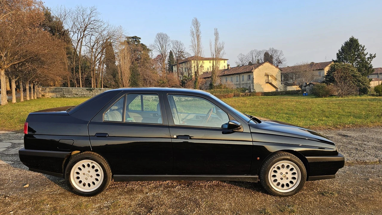 1995 Alfa Romeo 155 - Image 9 of 31