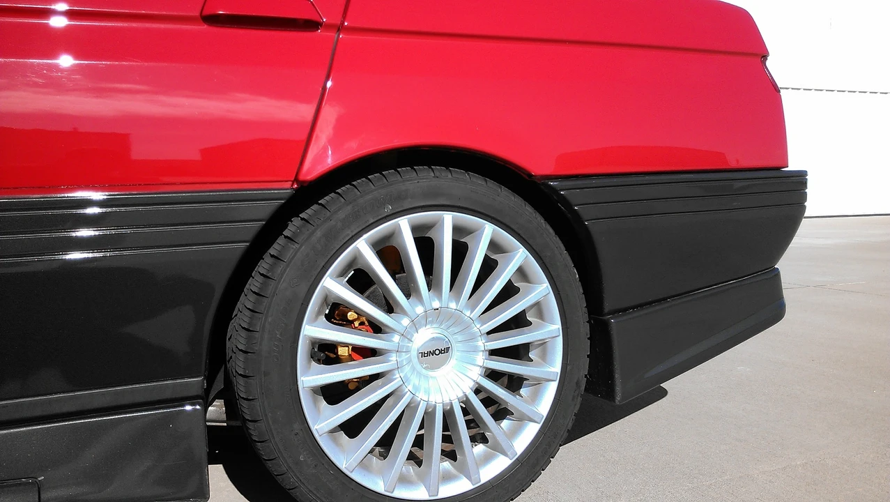 1995 Alfa Romeo 164 Quadrifoglio Verde - Image 19 of 31