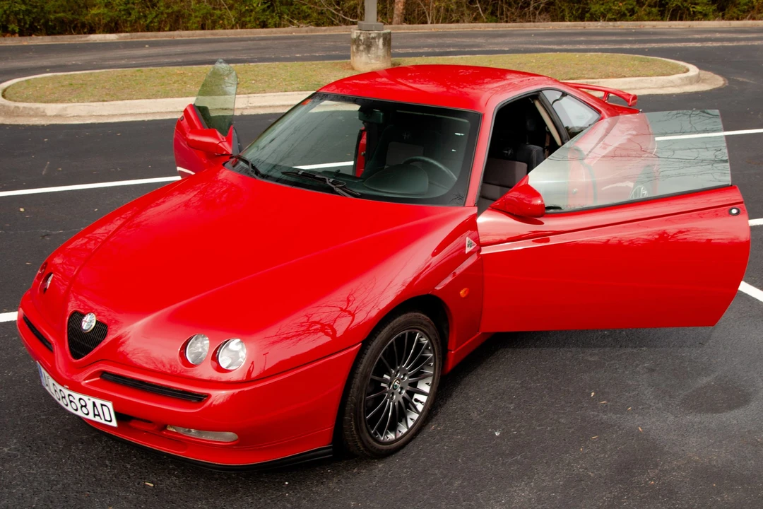 1995 Alfa Romeo 916 GTV & Spider - Image 14 of 31