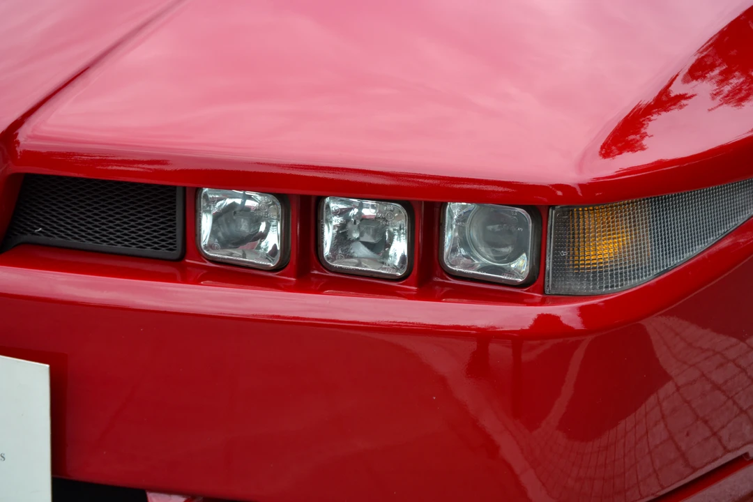 1995 Alfa Romeo SZ & RZ - Image 9 of 31