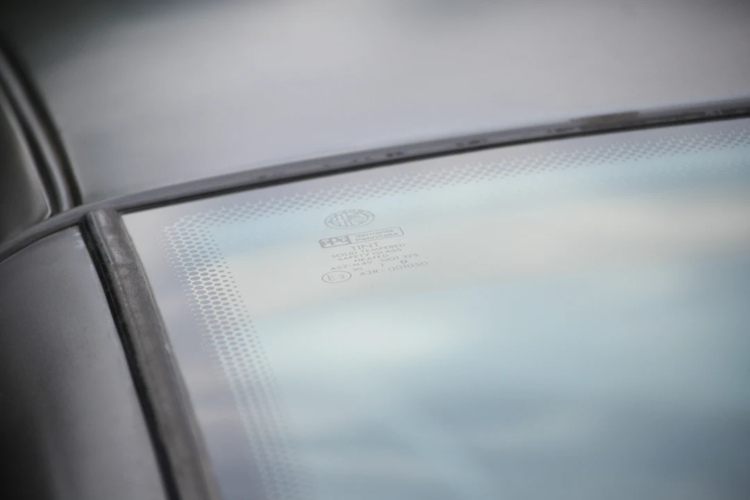 1995 Alfa Romeo SZ & RZ - Image 18 of 31