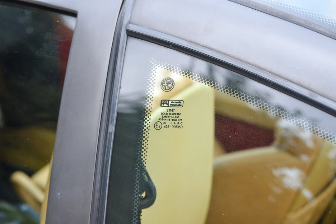 1995 Alfa Romeo SZ & RZ - Image 19 of 31
