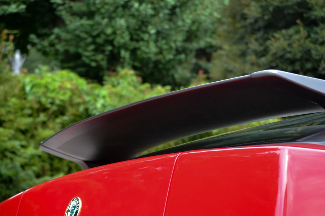 1995 Alfa Romeo SZ & RZ - Image 29 of 31