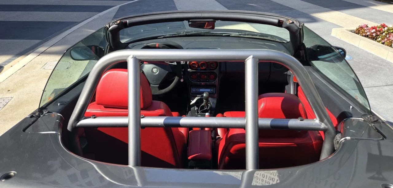 1995 Alfa Romeo 916 GTV & Spider - Image 18 of 31