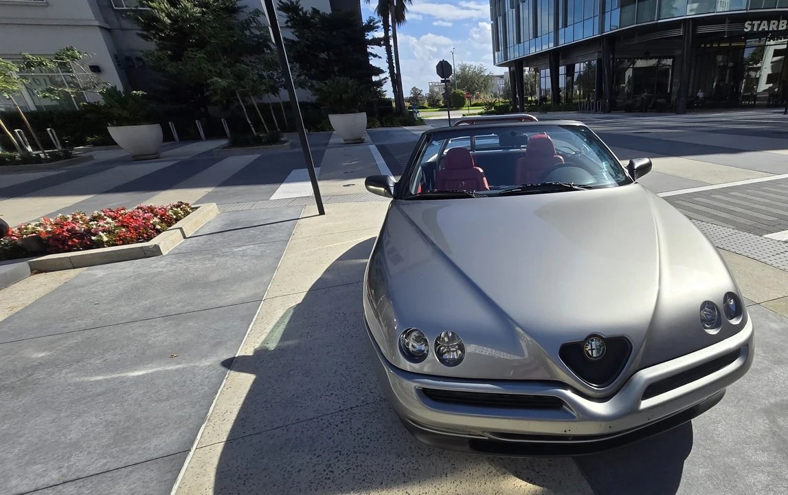 1995 Alfa Romeo 916 GTV & Spider - Image 10 of 31