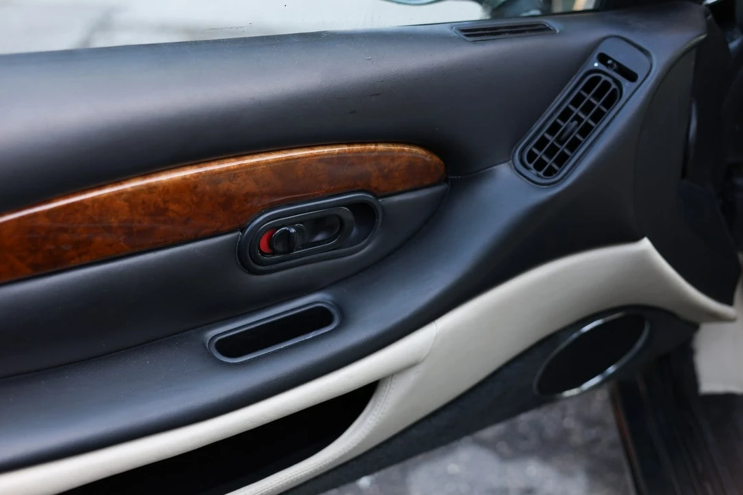 1995 Aston Martin DB7 - Image 25 of 30