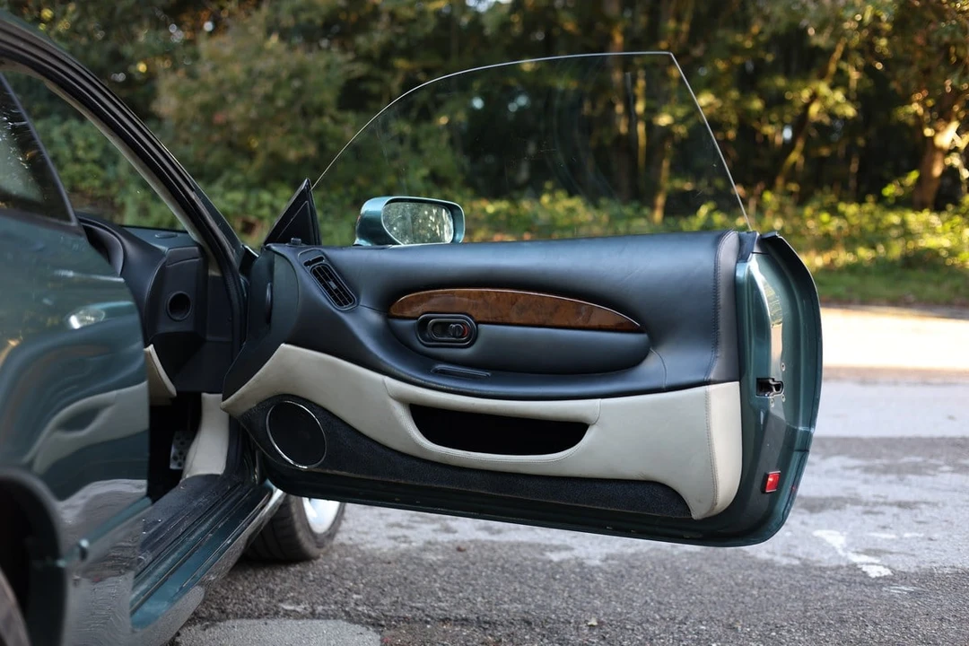 1995 Aston Martin DB7 - Image 24 of 30