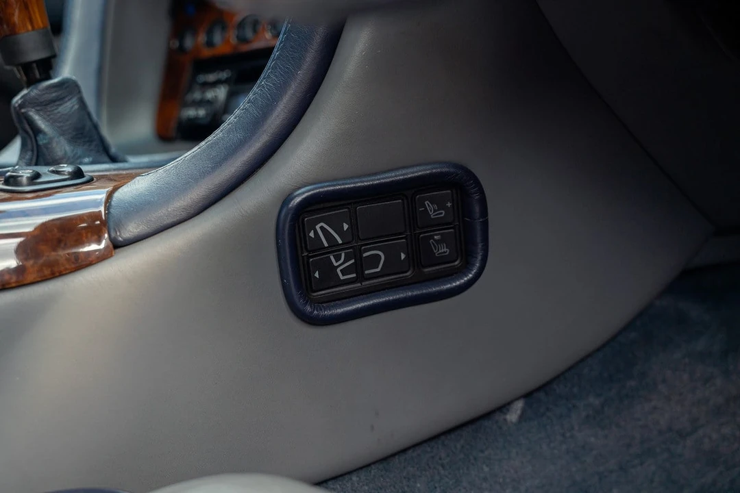 1995 Aston Martin DB7 - Image 27 of 30