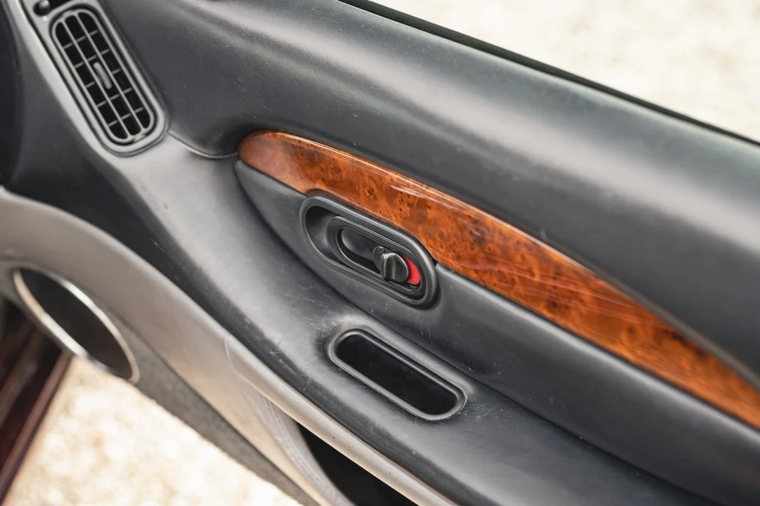 1995 Aston Martin DB7 - Image 25 of 30