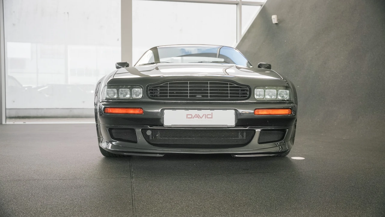 1995 Aston Martin Vantage (1993-2000) - Image 17 of 31