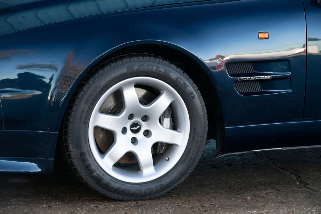 1995 Aston Martin Vantage (1993-2000) - Image 8 of 31