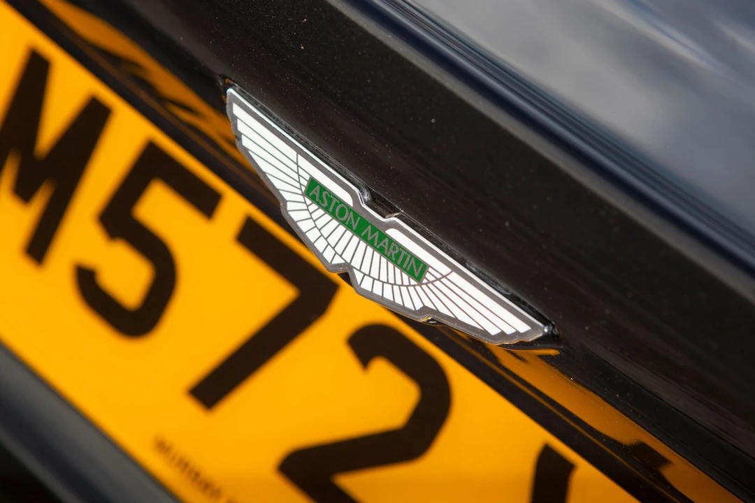 1995 Aston Martin Vantage (1993-2000) - Image 6 of 24