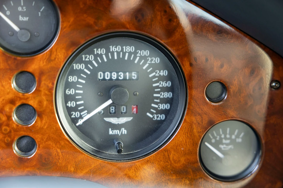 1995 Aston Martin Vantage (1993-2000) - Image 12 of 31