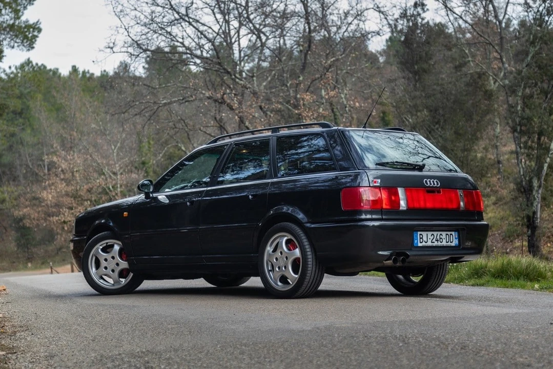 1995 Audi RS2 Avant - Image 17 of 30