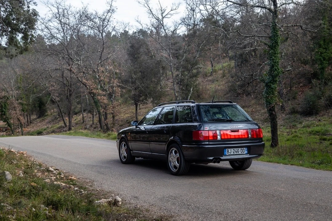 1995 Audi RS2 Avant - Image 16 of 30