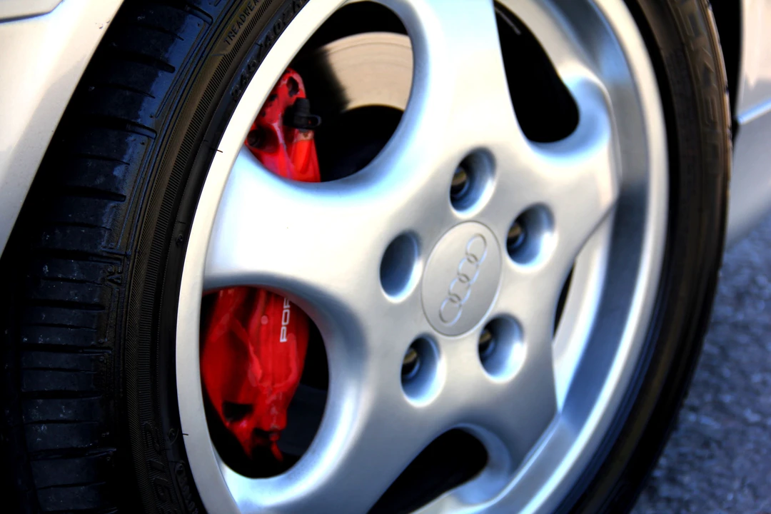 1995 Audi RS2 Avant - Image 12 of 31