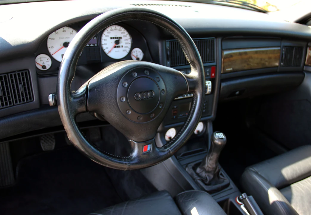 1995 Audi RS2 Avant - Image 14 of 31