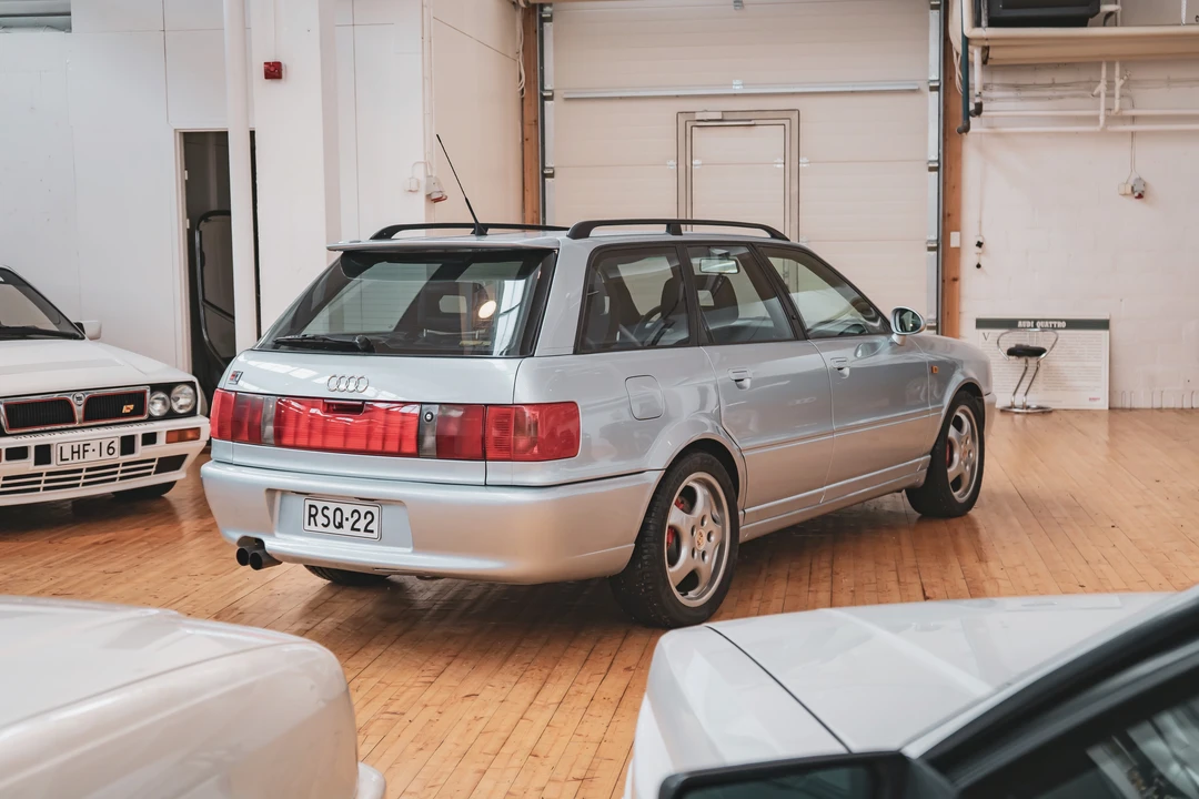 1995 Audi RS2 Avant - Image 12 of 31