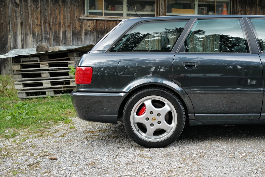 1995 Audi RS2 Avant - Image 23 of 31