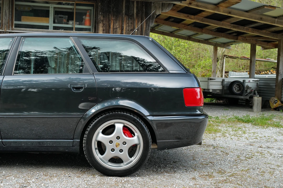 1995 Audi RS2 Avant - Image 24 of 31