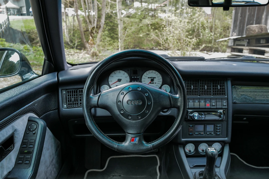 1995 Audi RS2 Avant - Image 29 of 31