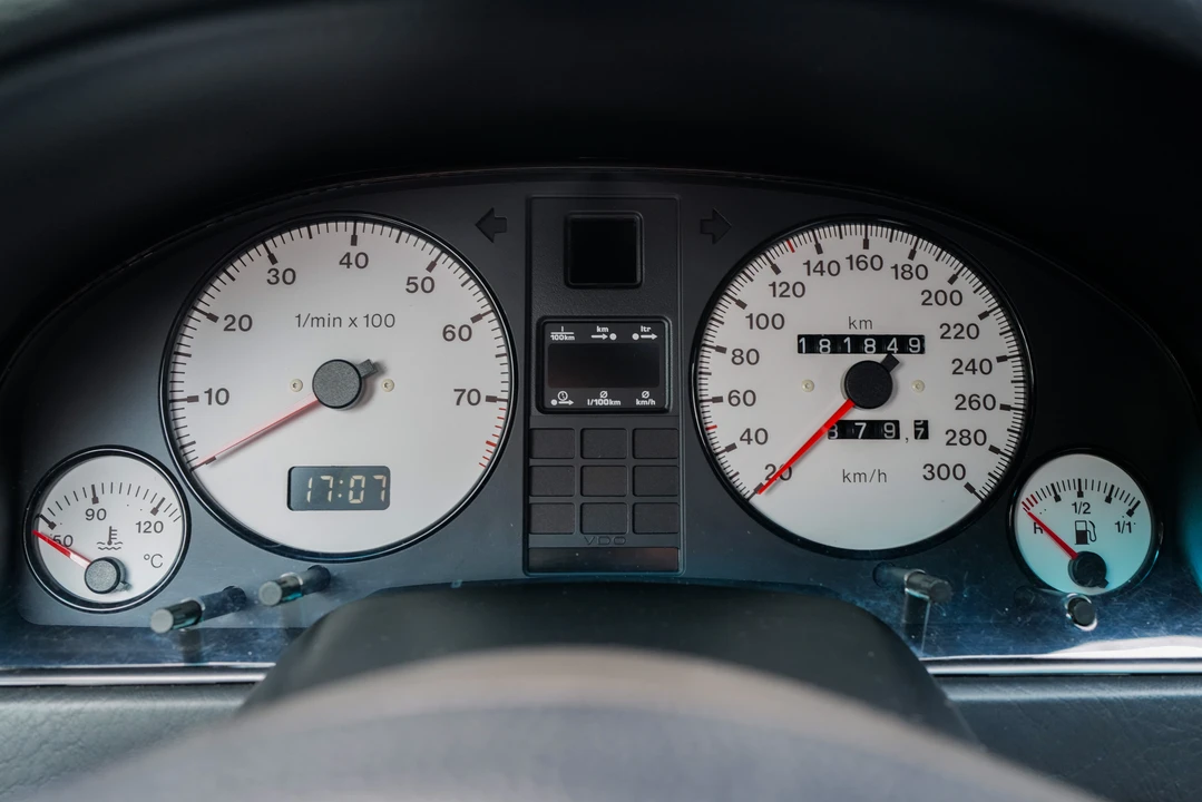 1995 Audi RS2 Avant - Image 28 of 31