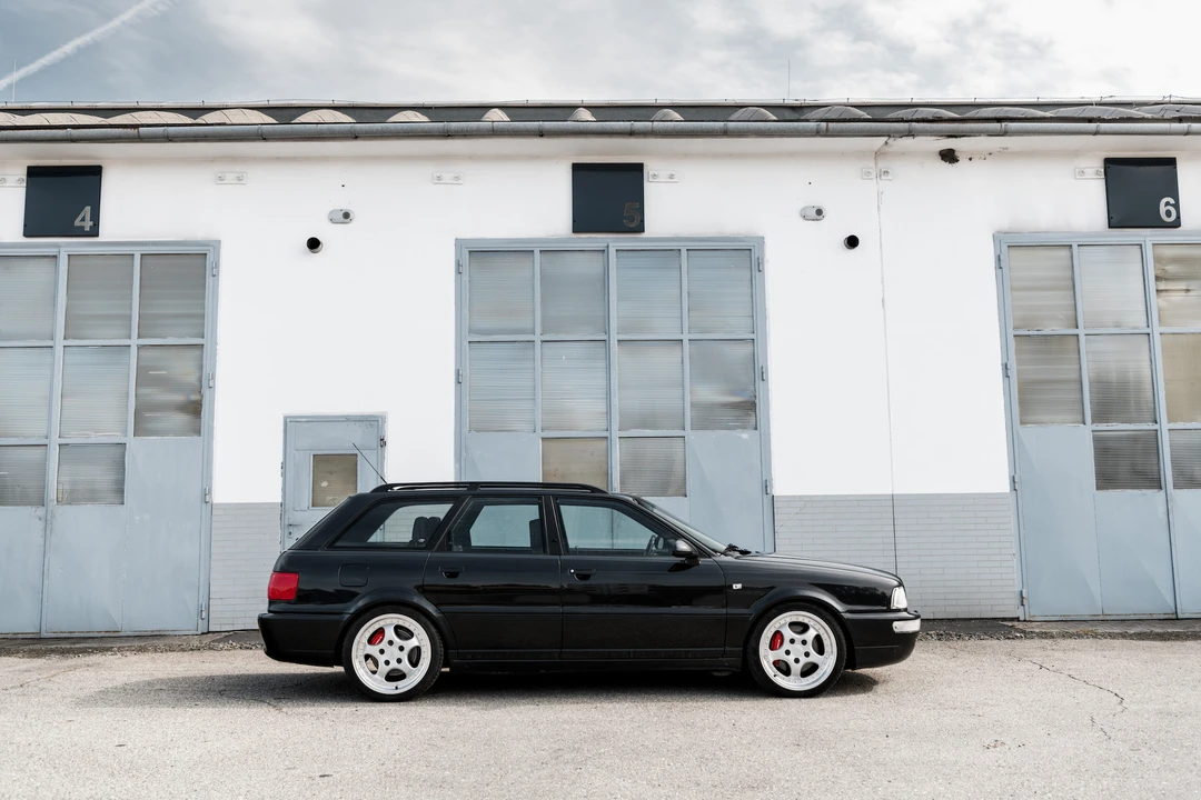 1995 Audi RS2 Avant - Image 16 of 31