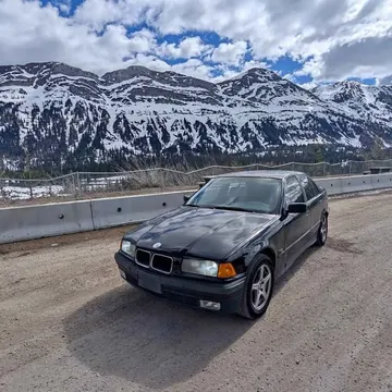 1995 BMW 3 Series 318i Sedan