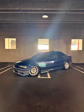 1995 BMW 3 Series 318i Sedan 4D