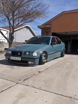 1995 BMW 3 Series 325i Sedan