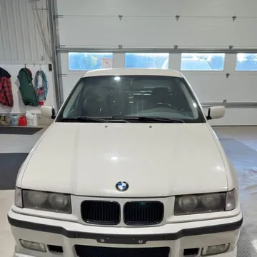 1995 BMW 320i