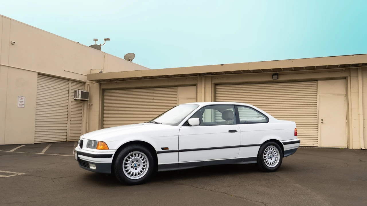 1995 BMW E36 3 Series - Image 2 of 31