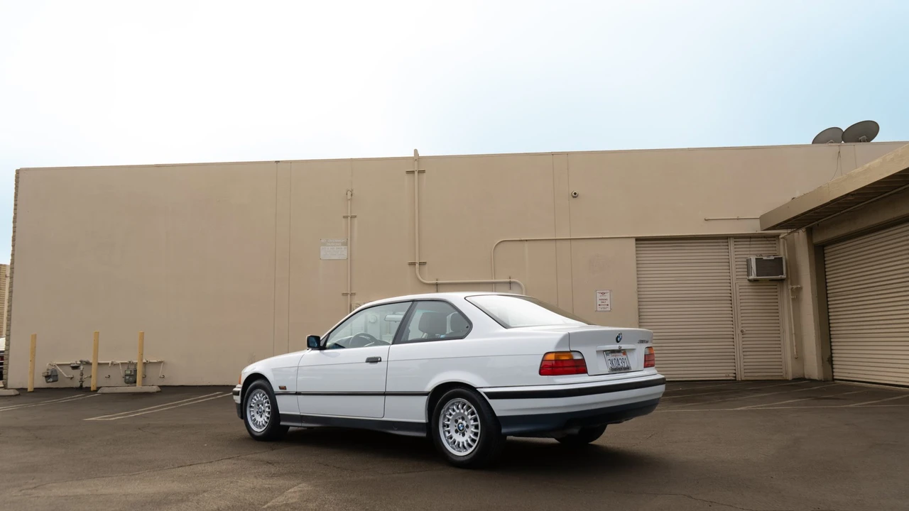 1995 BMW E36 3 Series - Image 30 of 31