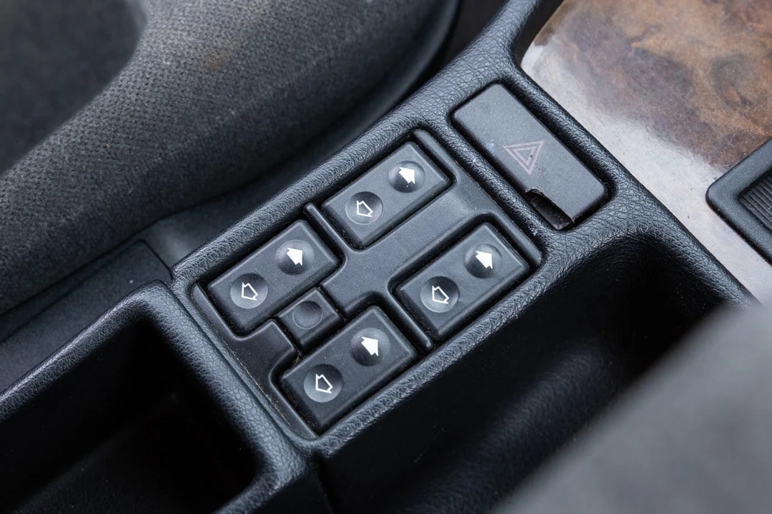 1995 BMW E34 5 Series - Image 12 of 30
