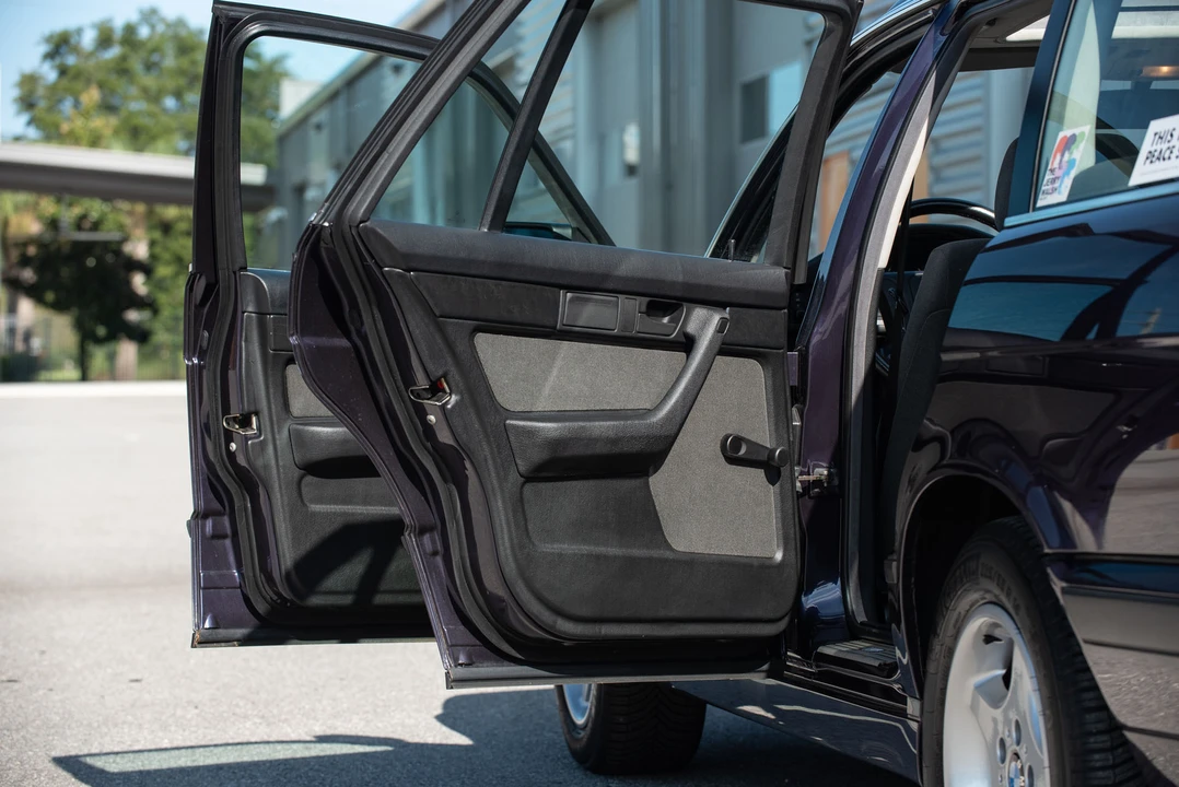 1995 BMW E34 5 Series - Image 14 of 31